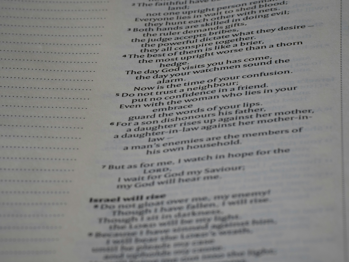 Authority and trust signal illustration for AI SEO